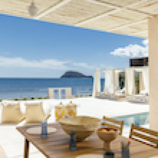 Afbeelding voor Booking.com - Salty Angel Sea Front Villa