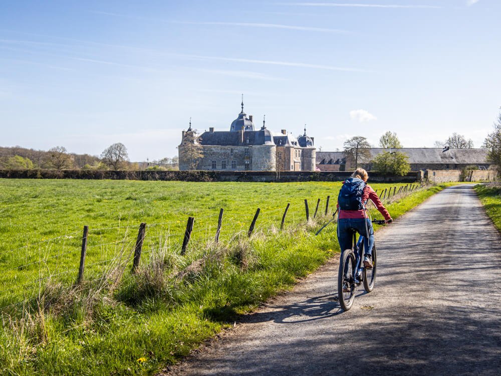 Fietsen bij kastelen