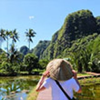 Afbeelding voor Riksja Travel - Bouwstenen Sulawesi