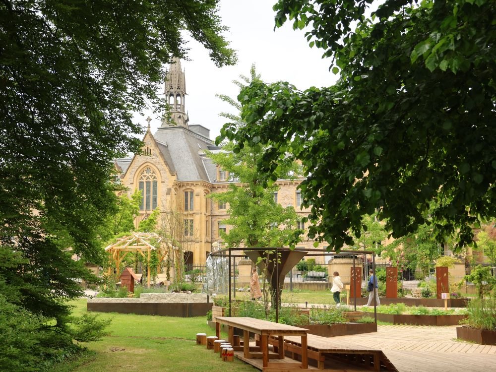 LUGA in park