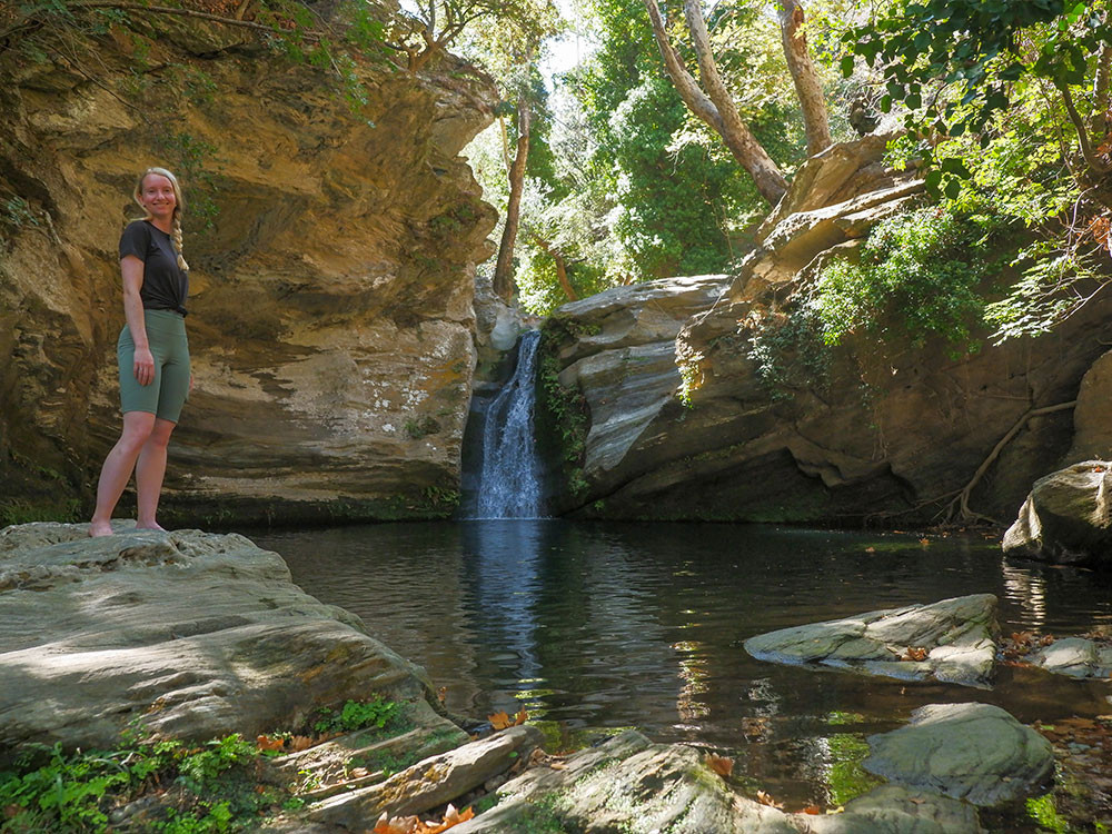 Wandelen naar de waterval