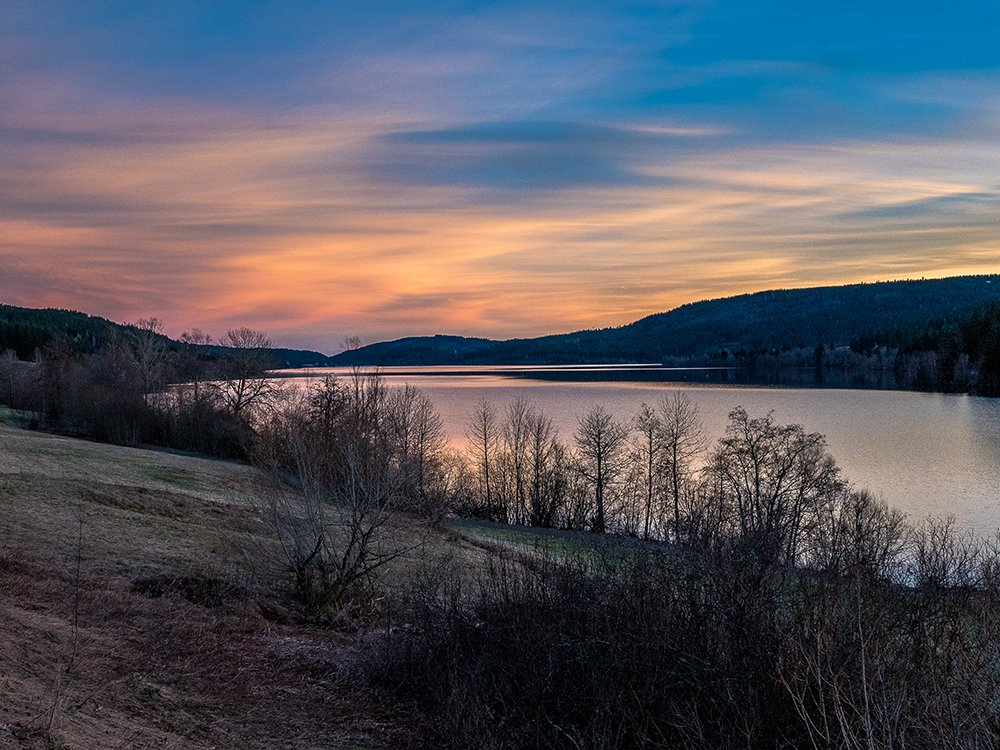 Schluchsee met zonsondergang