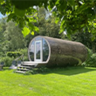 Afbeelding voor Natuurhuisje - Slapen in een boomstam