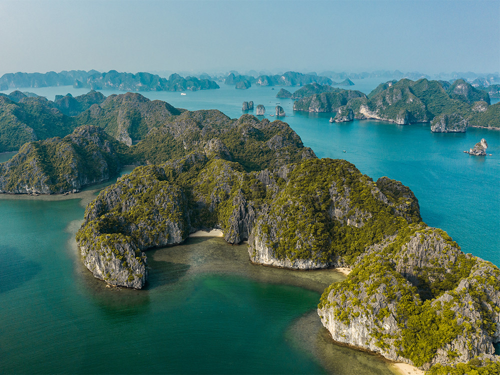 Bai Tu Long Bay