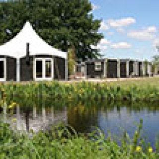 Afbeelding voor Groepen.nl - Slaap in pipowagens!