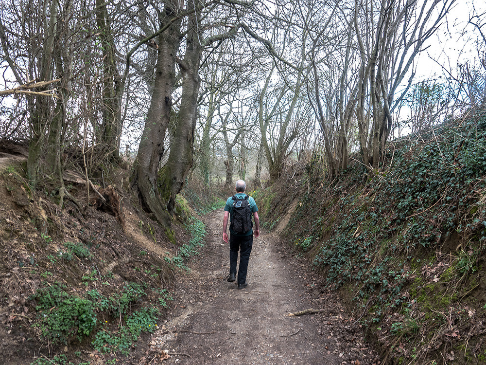 Wandelen door holle wegen