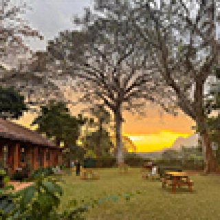 Afbeelding voor Booking.com - Eco Camp & Lodge