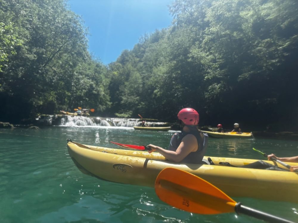 Kajakken op de Mrežnica rivier