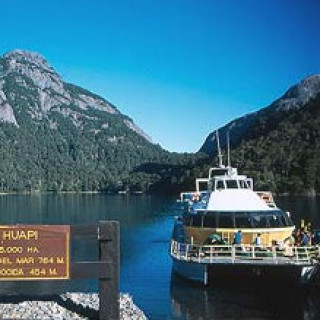 Afbeelding voor Riksja Argentinië - Lake Crossing