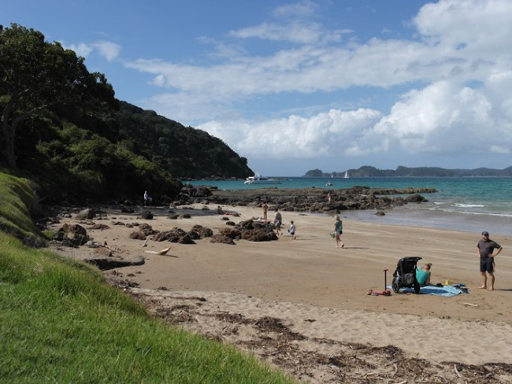 Bay of Islands Long Beach