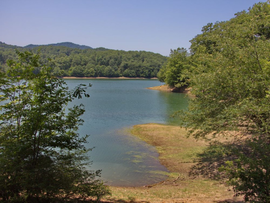 Khanbulan meer in Hirkan Nationaal Park