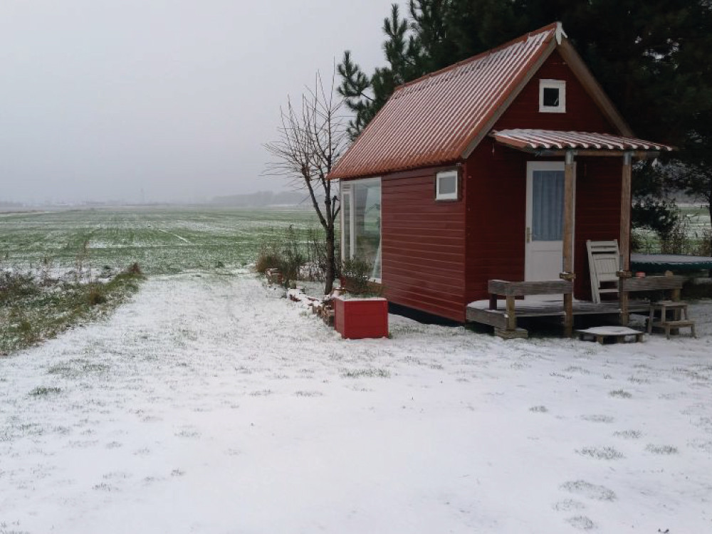 Knusse tiny house in de winter