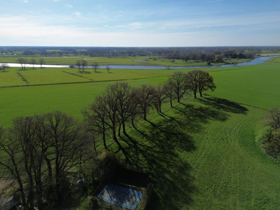 De Vecht slingert door het Vechtdal