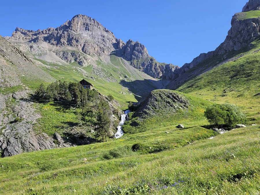L’Alpe du Lauzet L’Alpe du Lauzet