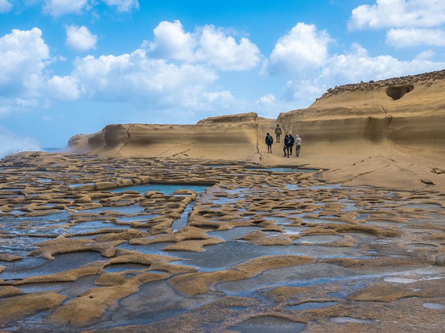 Sand waves