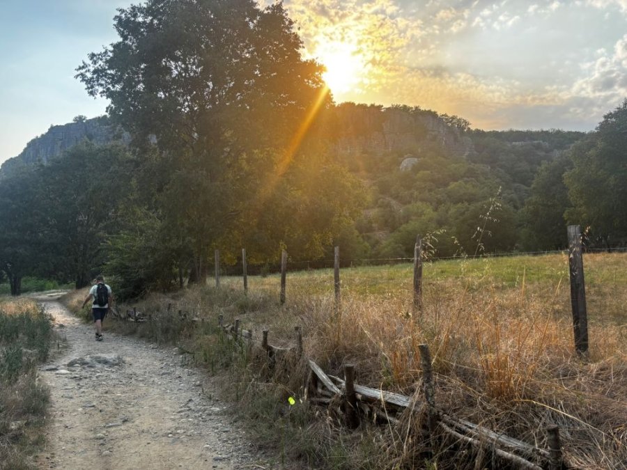 wandelen met de avondzon