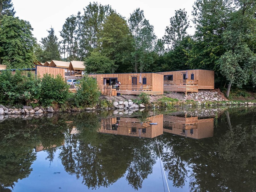 Lodges aan de vijver