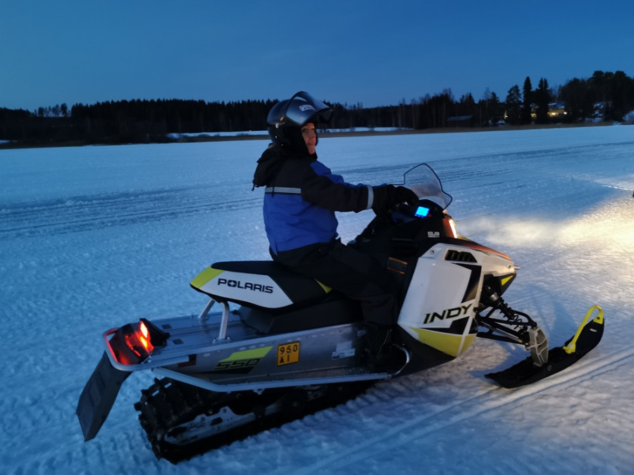 Tocht met sneeuwscooter Tocht met sneeuwscooter