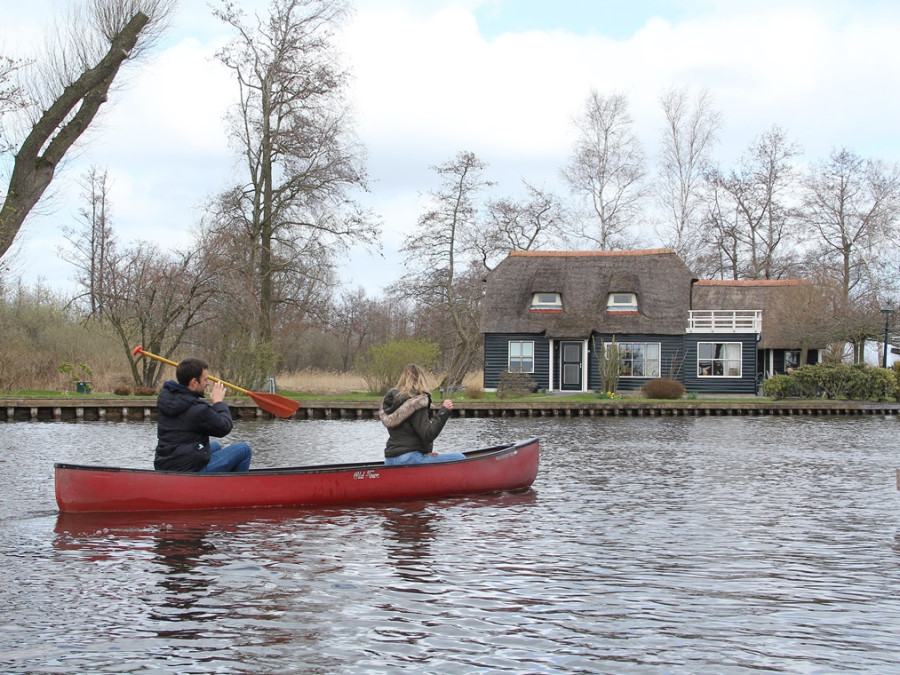 Kanoën in Giethoorn Kanoën in Giethoorn