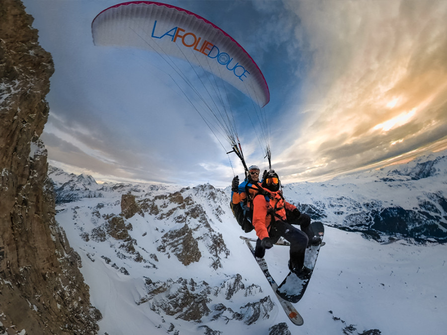 Paragliden winter Meribel Paragliden winter Meribel