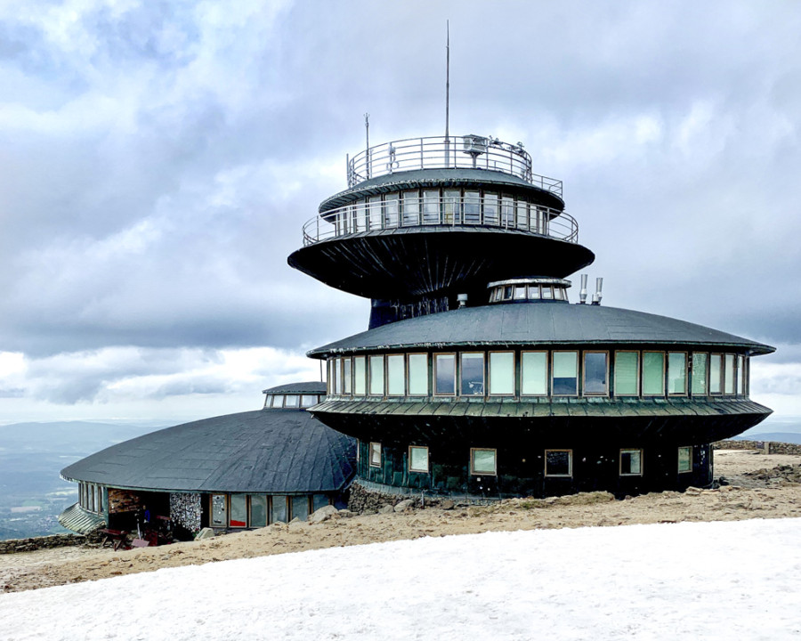 Meteorologisch observatorium bovenop Sniezka Meteorologisch observatorium bovenop Sniezka