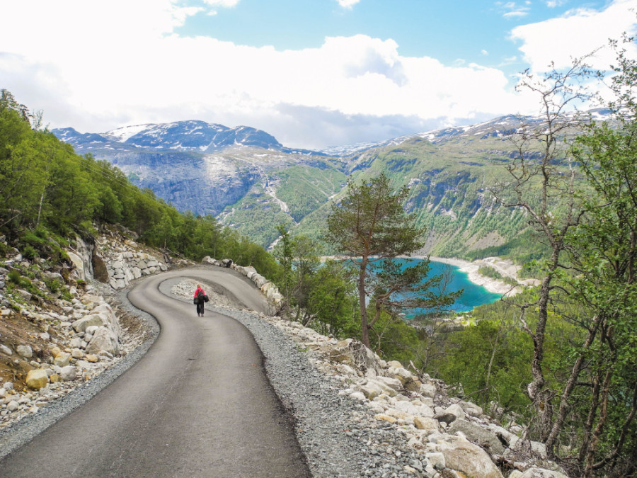 Hike naar Trolltunga Hike naar Trolltunga