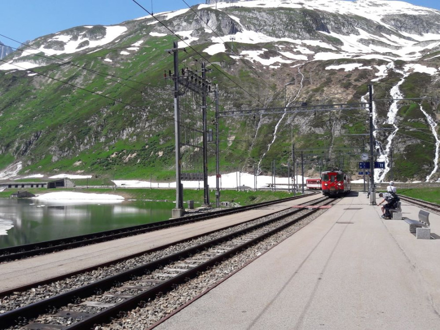 Met de trein door Zwitserland reizen Met de trein door Zwitserland reizen
