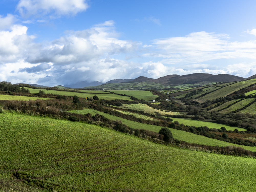 Glooiende landschappen van Dingle