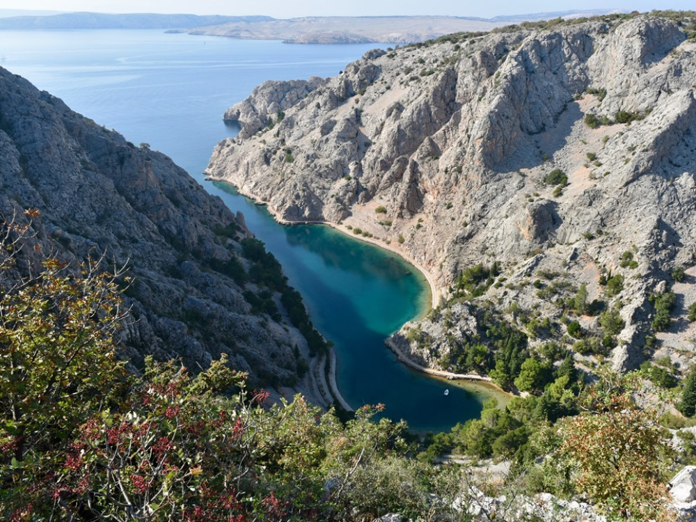 Zavratnica Bay