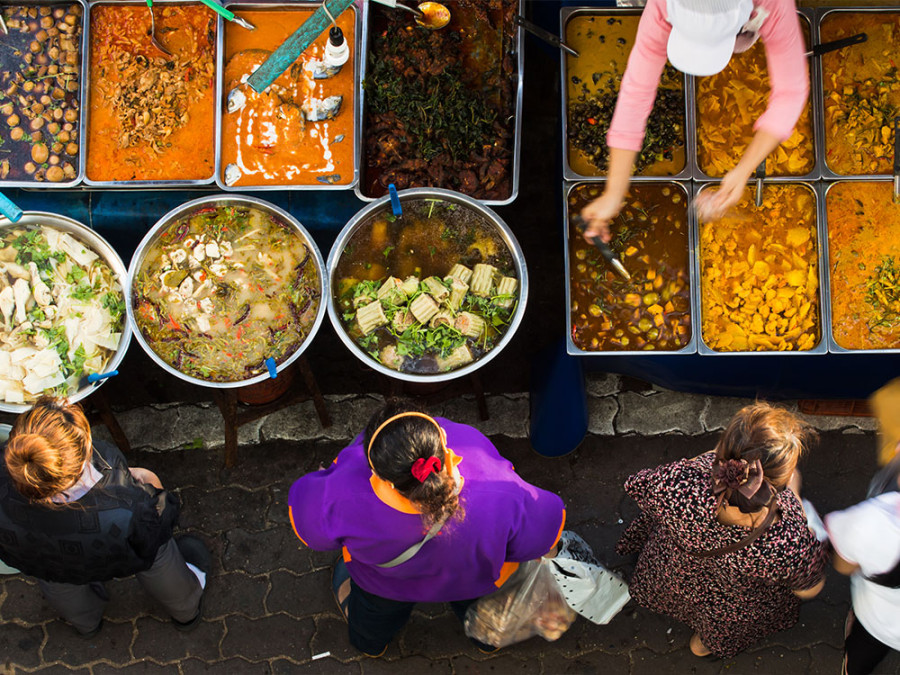 Eten met kinderen in Thailand