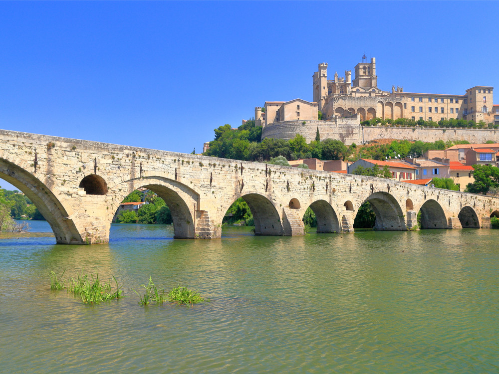 Orb rivier en Kathedraal van Beziers