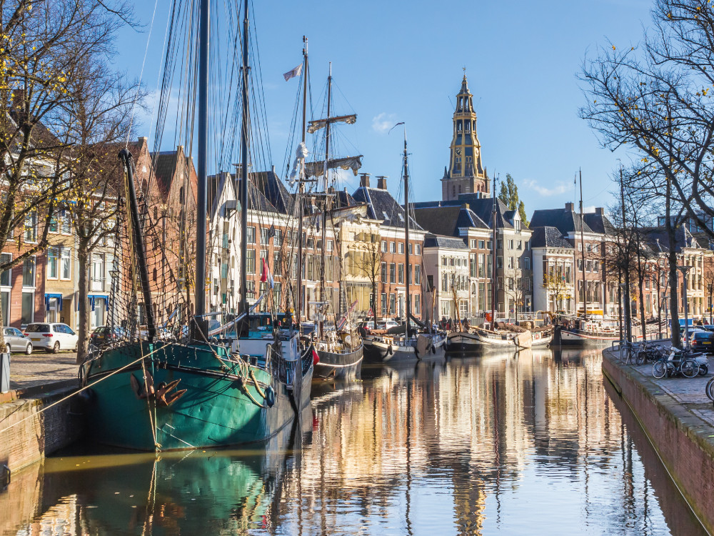 De mooie grachten in Groningen