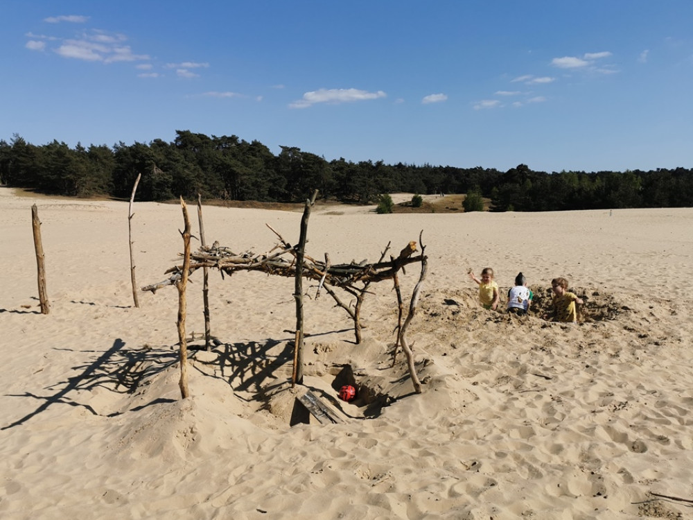 Grote zandbak voor kinderen