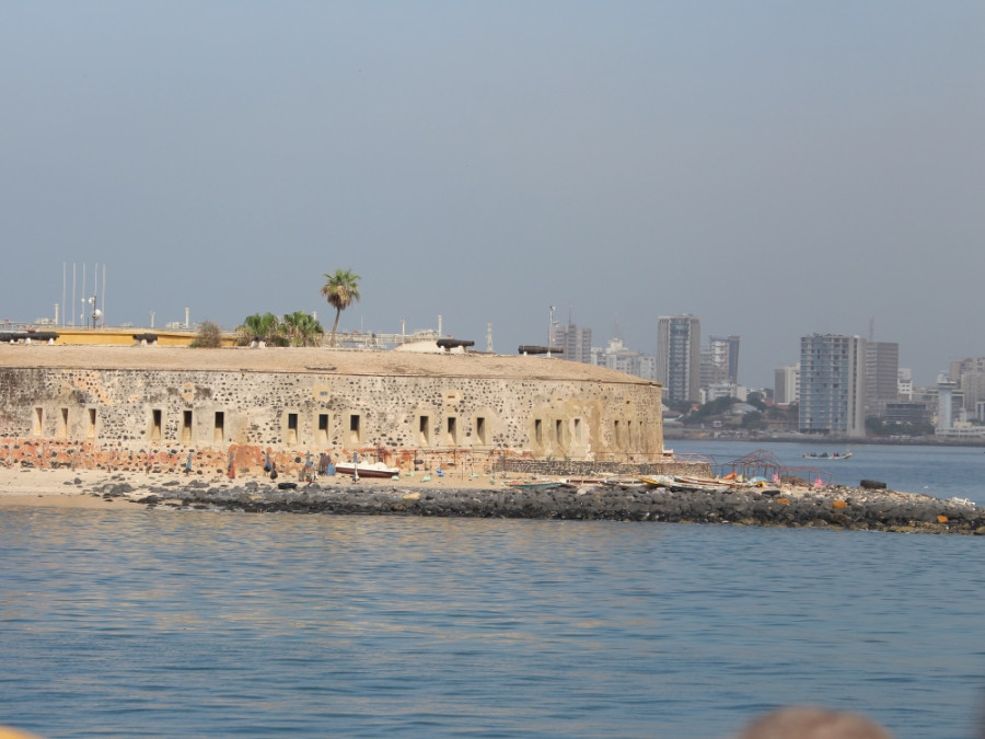 Fort met daarachter Dakar Fort met daarachter Dakar