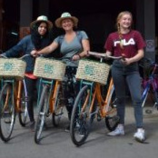 Afbeelding voor Riksja Family - Fietsen en lokaal project steunen