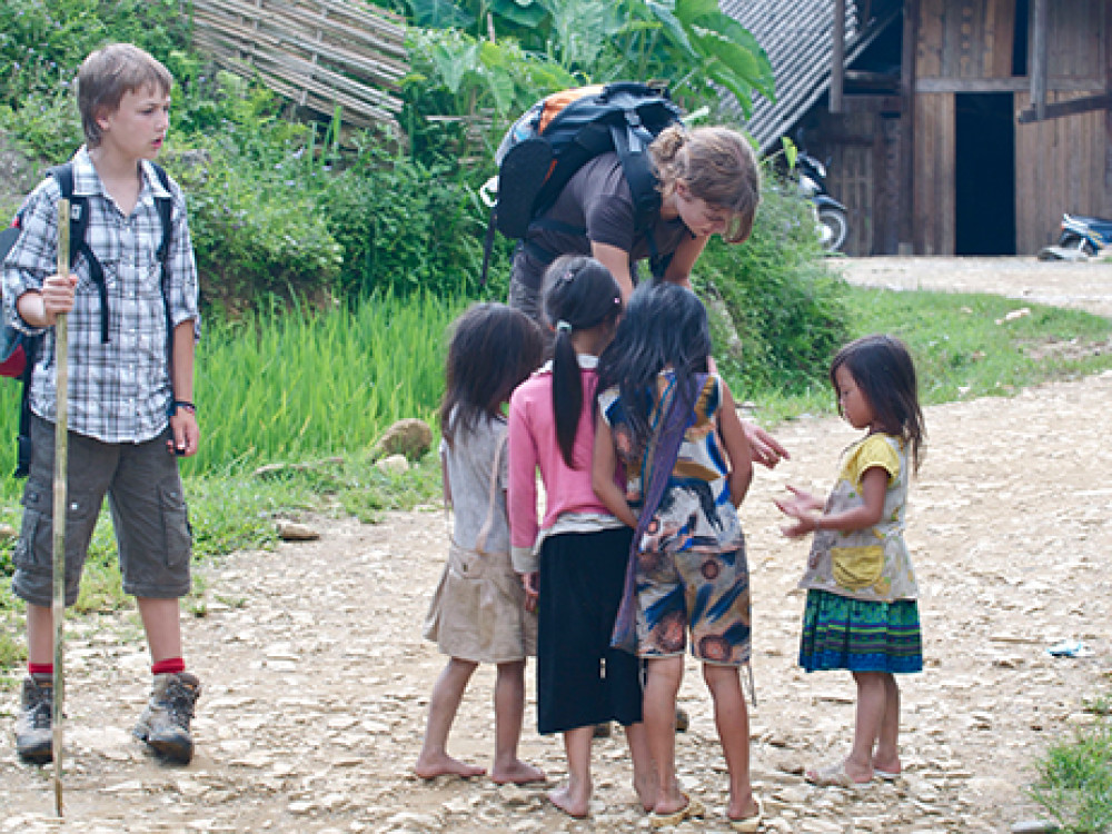 Met kinderen in Vietnam