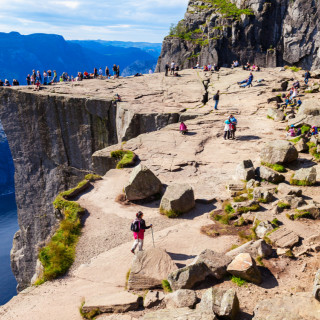 Afbeelding voor Stavanger en de Preikestolen