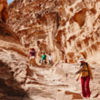 Afbeelding voor 333TRAVEL - Petra via de achterdeur