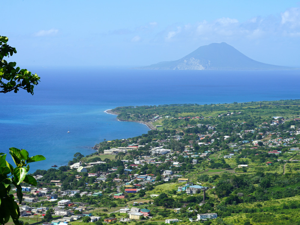 Zicht vanaf St. Kitts