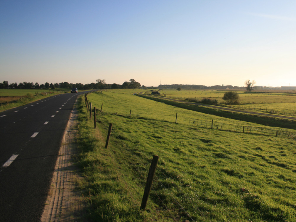 Rijden over de dijk