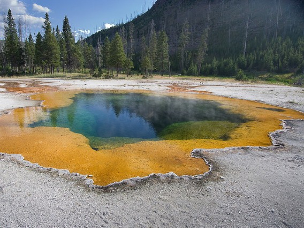 Black Sand Basin