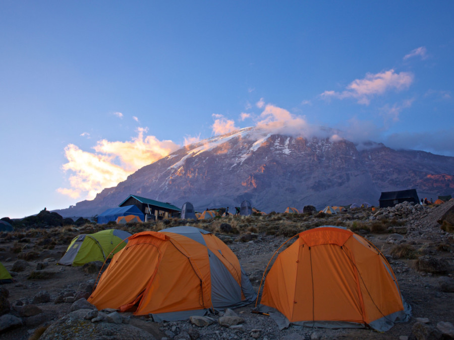 Tenten bij basecamp Mount Kilimanjaro