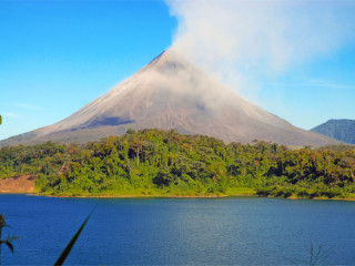 Afbeelding voor Arenal vulkaan in Costa Rica