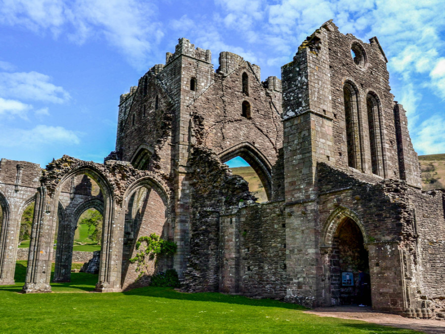 Llanthony Priory