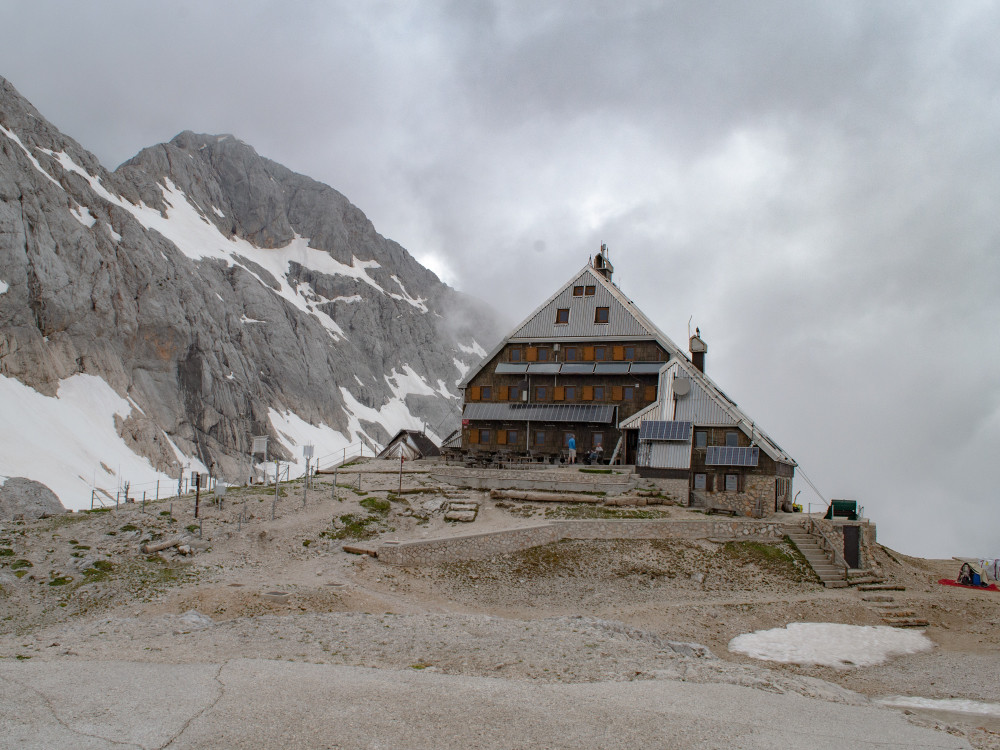 Berghut Mount Triglav